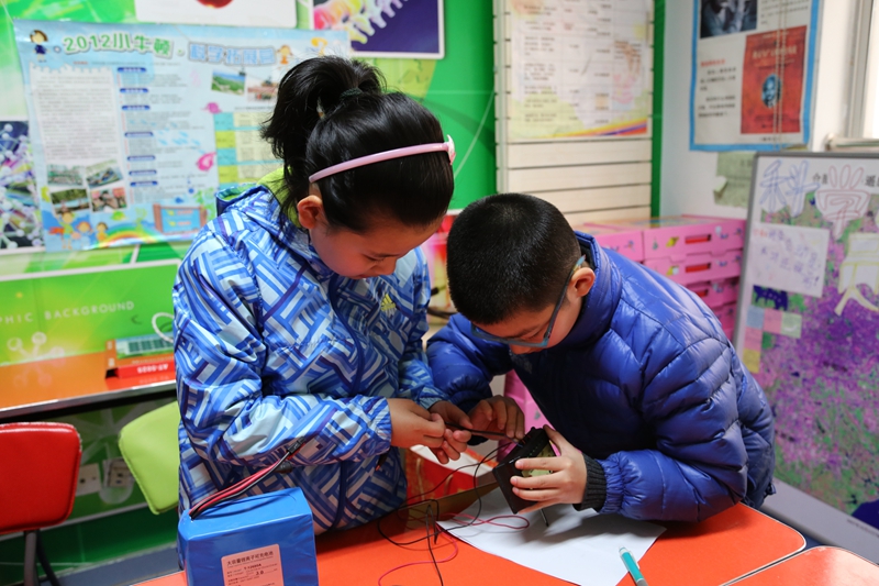 便民节能公交站台——合肥市六安路小学 孙思婷 孔维文